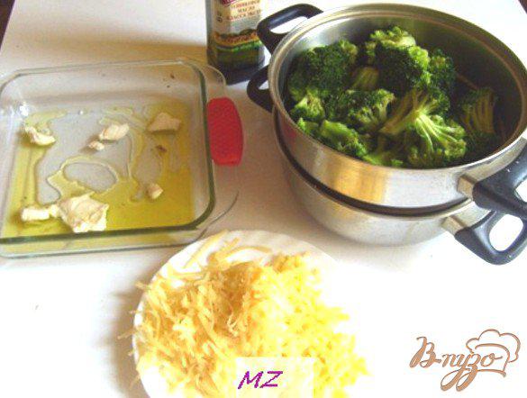 Фото приготовление рецепта: Запеканка из брокколи шаг №2