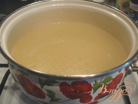 Фото приготовление рецепта: Суп с куриными кнелями и брокколи шаг №1