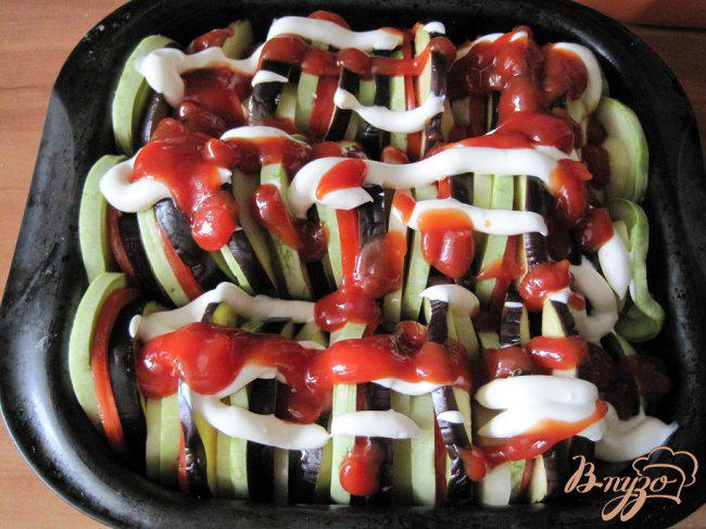 Фото приготовление рецепта: Баклажаны запеченные с овощами шаг №4