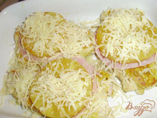 Фото приготовление рецепта: Шницель из филе индейки с ананасами шаг №3