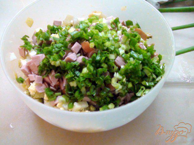 Фото приготовление рецепта: Салат картофельный, с копчёными сосисками. шаг №3