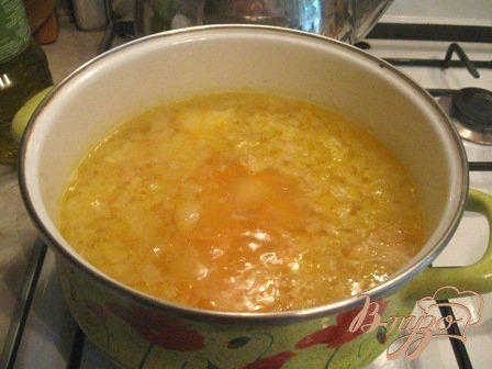 Фото приготовление рецепта: Суп с сырными  шариками шаг №1