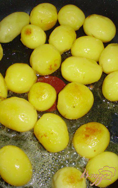 Фото приготовление рецепта: Картофель по-провански с оливковым дипом шаг №2