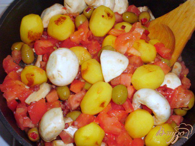 Фото приготовление рецепта: Курица с оливками по-корсикански «Poulet aux olives» шаг №3