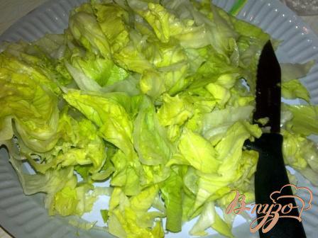 Фото приготовление рецепта: Салат с айсбергом, помидорами и моцарелой шаг №1