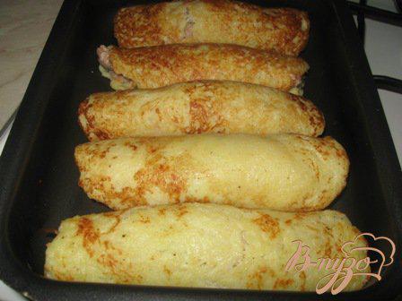 Фото приготовление рецепта: Драники, запеченные с мясным фаршем «Дровишки» шаг №7