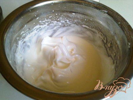 Фото приготовление рецепта: Мороженное из ряженки шаг №2