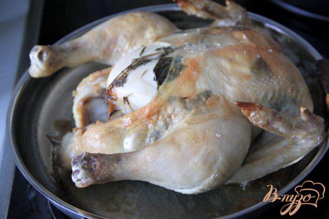 Фото приготовление рецепта: Жареная курица в стиле «Zuni Cafe» шаг №7