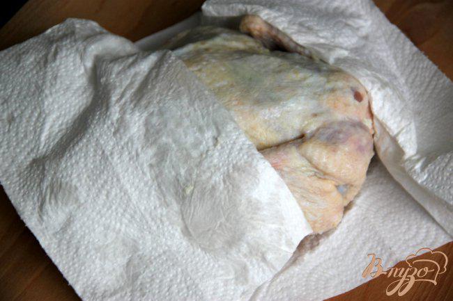 Фото приготовление рецепта: Жареная курица в стиле «Zuni Cafe» шаг №5