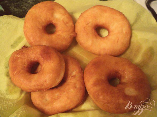 Фото приготовление рецепта: Донатс ( Donuts ) – американские пончики шаг №6