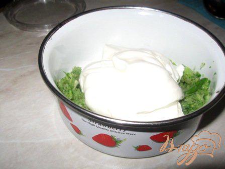 Фото приготовление рецепта: Лосось под соусом из брокколи. шаг №2
