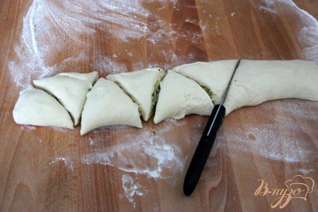 Фото приготовление рецепта: Хлебцы с сыром и петрушкой шаг №6