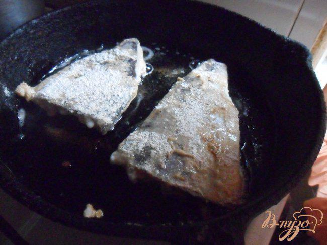 Фото приготовление рецепта: Рыба с щавелевым соусом шаг №7
