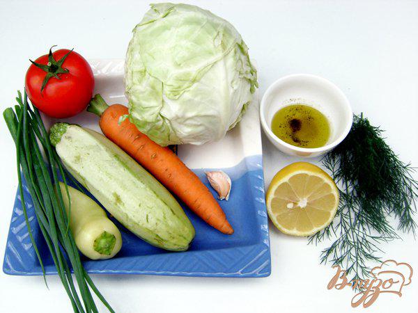 Фото приготовление рецепта: Овощной салат со свежим кабачком шаг №1