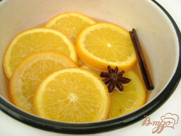 Фото приготовление рецепта: Апельсиновые дольки в сиропе с шоколадными снежинками:))) шаг №1