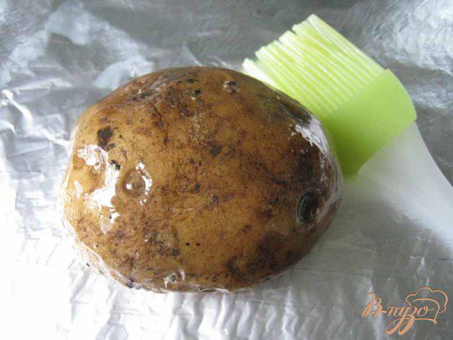 Фото приготовление рецепта: Хот-дог в картошке шаг №3