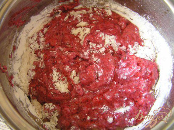Фото приготовление рецепта: Смородиновые кексы с корицей шаг №3