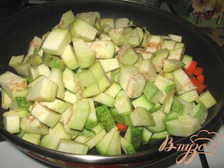 Фото приготовление рецепта: Овощное рагу  в сливочном соусе шаг №3