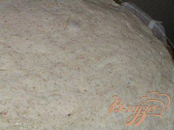 Фото приготовление рецепта: Ржано-пшеничный хлеб шаг №4