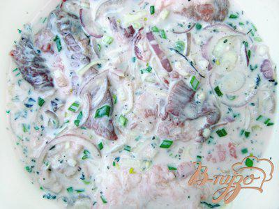 Фото приготовление рецепта: Шашлык из свинины в кефире с зелёным луком шаг №3