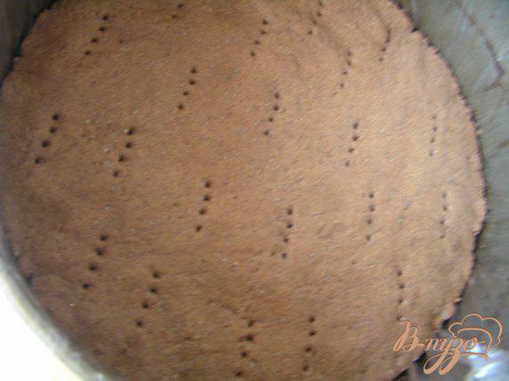 Фото приготовление рецепта: Торт со сливочно-цитрусовым суфле и черной смородиной шаг №4