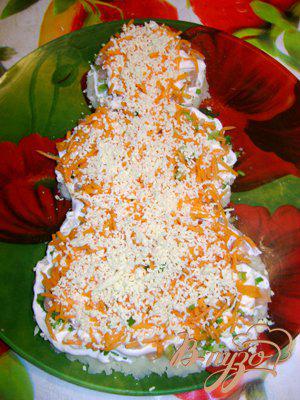 Фото приготовление рецепта: Салат «Весёлый снеговик» шаг №3