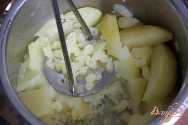 Фото приготовление рецепта: Запеканка из картофеля и капусты шаг №2