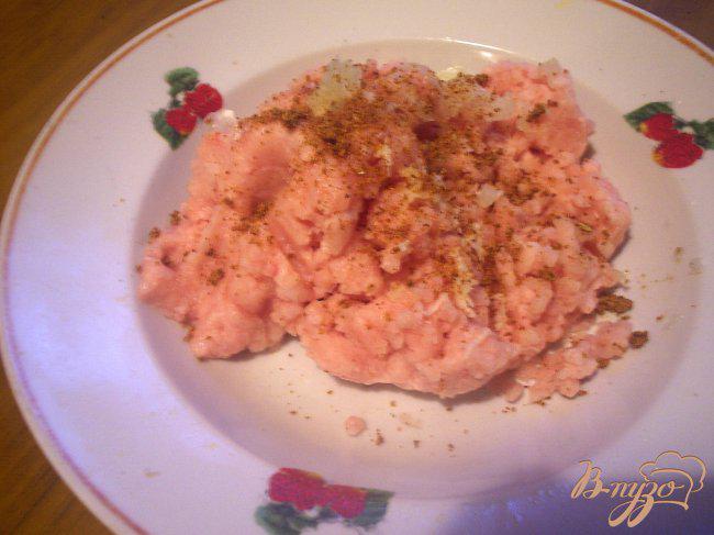 Фото приготовление рецепта: Лумакони с куриным фаршем, запечёные под соусом «Бешамель» шаг №1