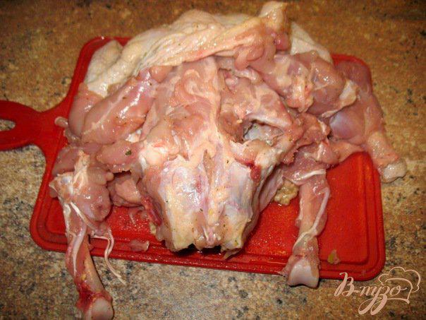 Фото приготовление рецепта: Фаршированная курица рисом с грибами. шаг №2