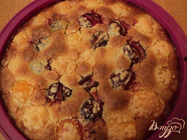 Фото приготовление рецепта: Пирог с франжипаном и фруктами шаг №9