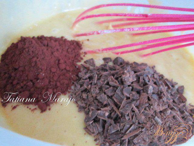 Фото приготовление рецепта: Шоколадный кекс на оливковом масле шаг №5