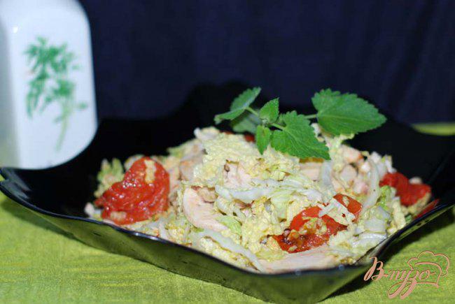 Фото приготовление рецепта: Салат с вялеными томатами. шаг №11