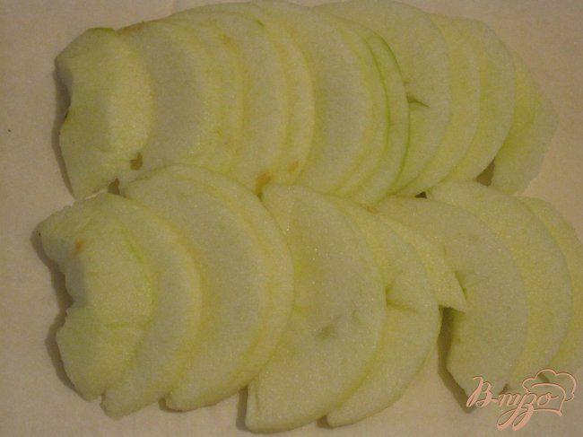 Фото приготовление рецепта: Форель на яблочной подушке. шаг №1