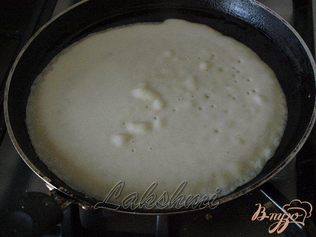 Фото приготовление рецепта: Заварные блинчики из сгущёного молока шаг №5