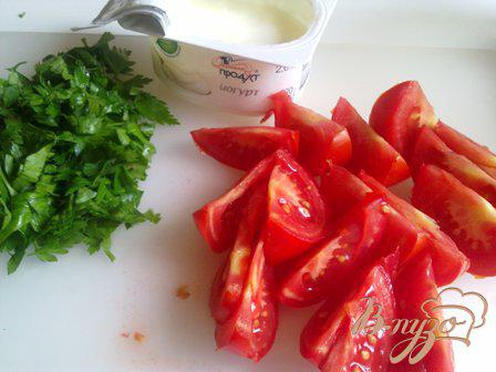 Фото приготовление рецепта: Салат из помидор и цветной капусты шаг №2