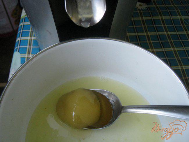 Фото приготовление рецепта: Баклажаны в лимонно-медовой карамели. шаг №4