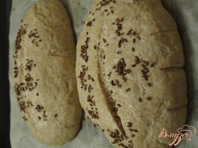 Фото приготовление рецепта: Горчичный хлеб из цельнозерновой муки с семенами льна шаг №6
