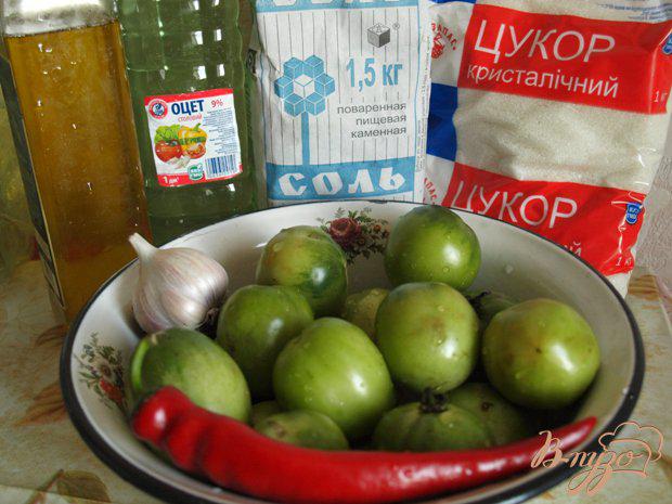 Фото приготовление рецепта: Острый салат-закуска  из зелёных помидоров шаг №1