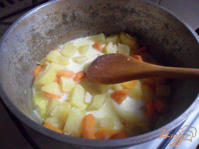 Фото приготовление рецепта: Морковно-картофельное пюре с курицей шаг №3