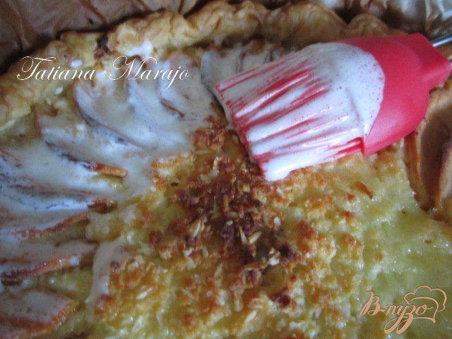 Фото приготовление рецепта: Яблочный пирог с творогом.. шаг №3