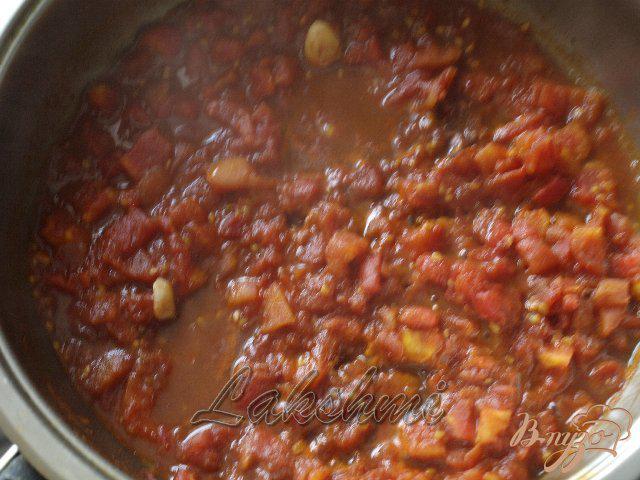 Фото приготовление рецепта: Запечённые баклажаны под томатно-коричным соусом шаг №2