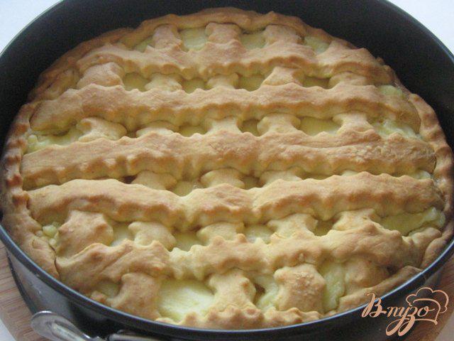 Фото приготовление рецепта: Пирог с яблоками и заварным кремом «Нежность» шаг №5