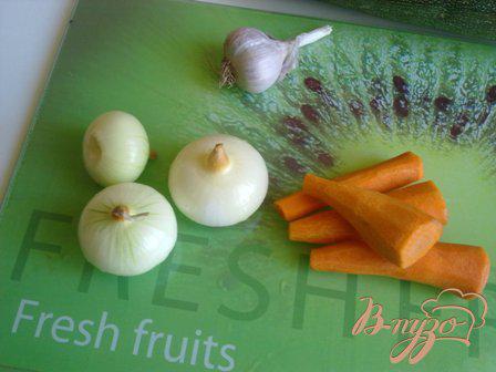 Фото приготовление рецепта: Салат теплый с овощами и куриными сердечками шаг №2