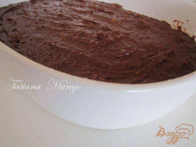 Фото приготовление рецепта: Шоколадные брауни с орехами шаг №4