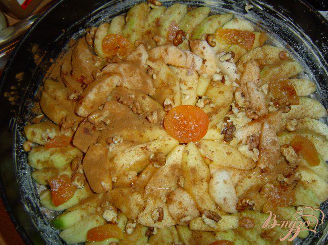 Фото приготовление рецепта: Пирог яблочный «Цветочная поляна» шаг №2