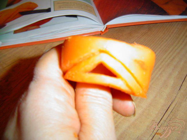 Фото приготовление рецепта: Кольца для салфеток из моркови - 2 шаг №6