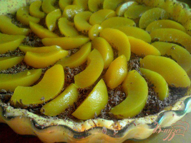 Фото приготовление рецепта: Персиковый пирог шаг №7