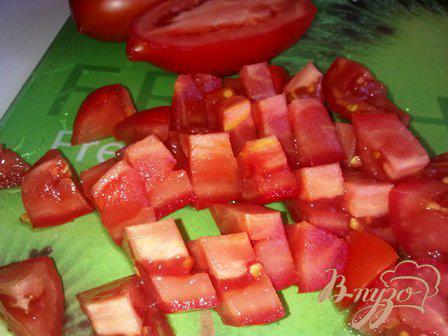 Фото приготовление рецепта: Салат из шпрот с овощами шаг №4
