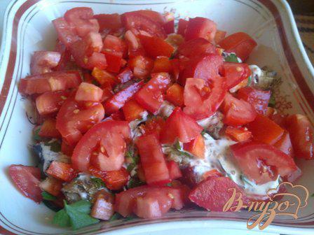 Фото приготовление рецепта: Салат из шпрот с овощами шаг №9