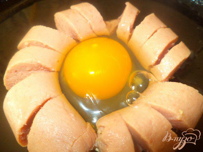 Фото приготовление рецепта: Легкая закуска из сосисок шаг №3